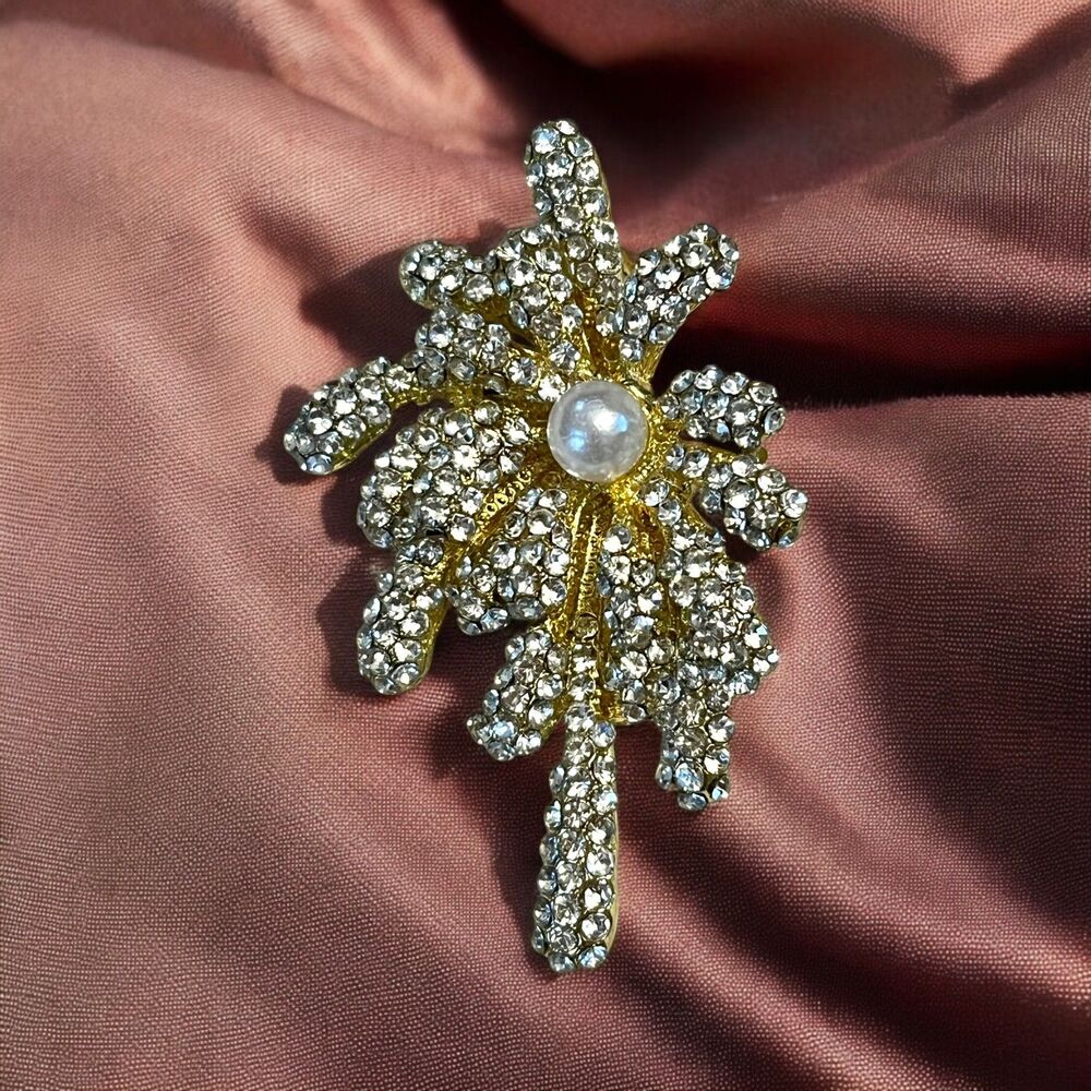 Bloom Beautiful Temperament Fireworks Brooch. Faux Pearl - New Year's Gift
